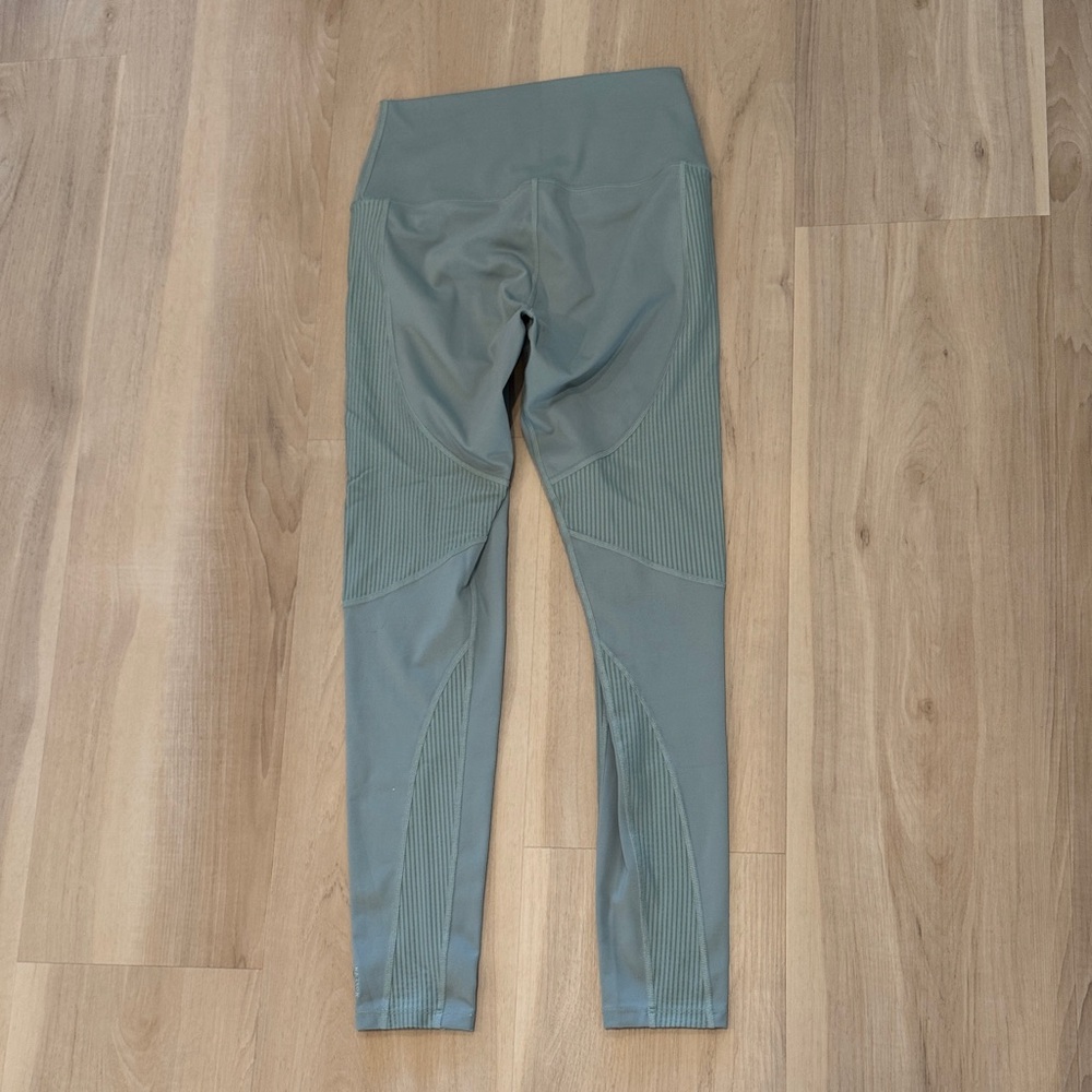 PE Nation Green Sports Bra and Leggings Set - Picture 6 of 7